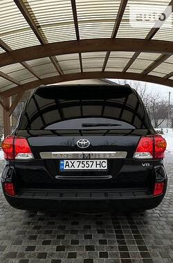 Внедорожник / Кроссовер Toyota Land Cruiser 200 2012 в Первомайске