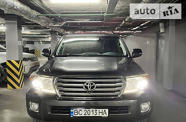 Позашляховик / Кросовер Toyota Land Cruiser 200 2012 в Львові