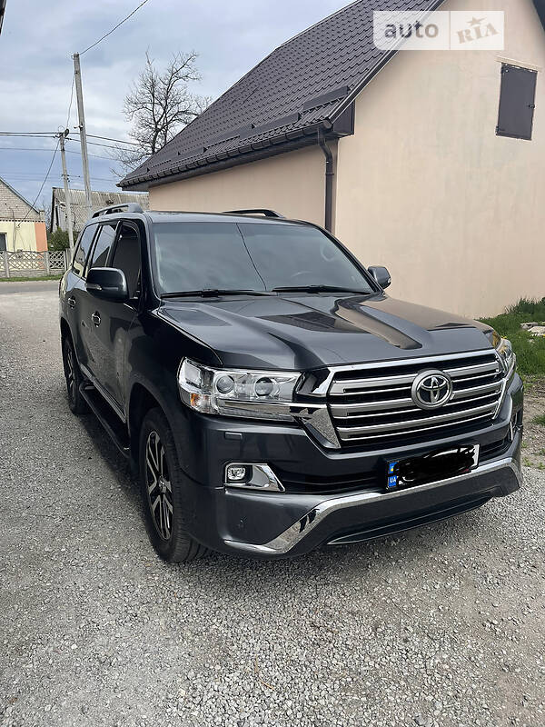 Toyota Land Cruiser 200