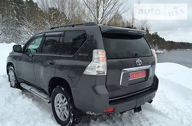 Внедорожник / Кроссовер Toyota Land Cruiser Prado 2010 в Киеве