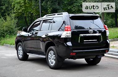 Внедорожник / Кроссовер Toyota Land Cruiser Prado 2010 в Киеве