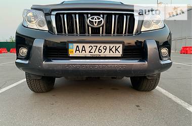 Позашляховик / Кросовер Toyota Land Cruiser Prado 2010 в Києві