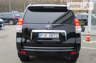 Позашляховик / Кросовер Toyota Land Cruiser Prado 2011 в Києві