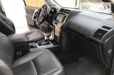 Внедорожник / Кроссовер Toyota Land Cruiser Prado 2018 в 