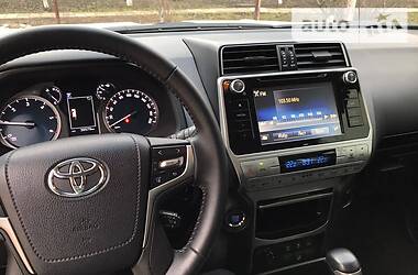 Внедорожник / Кроссовер Toyota Land Cruiser Prado 2018 в 