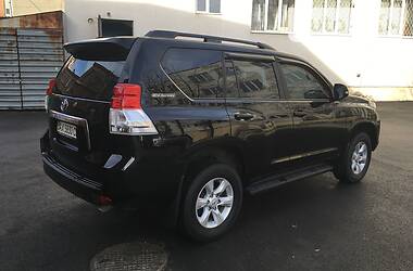 Позашляховик / Кросовер Toyota Land Cruiser Prado 2012 в 