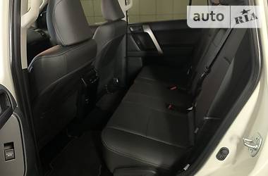 Позашляховик / Кросовер Toyota Land Cruiser Prado 2019 в  фото 25 Позашляховик / Кросовер Toyota Land Cruiser Prado 2019 в