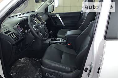 Позашляховик / Кросовер Toyota Land Cruiser Prado 2019 в 