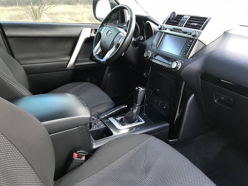 Позашляховик / Кросовер Toyota Land Cruiser Prado 2015 в Києві