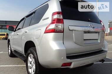 Позашляховик / Кросовер Toyota Land Cruiser Prado 2013 в 