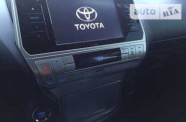 Позашляховик / Кросовер Toyota Land Cruiser Prado 2019 в 