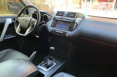 Позашляховик / Кросовер Toyota Land Cruiser Prado 2016 в 