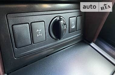 Позашляховик / Кросовер Toyota Land Cruiser Prado 2016 в 