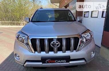 Позашляховик / Кросовер Toyota Land Cruiser Prado 2016 в 