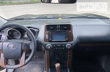 Позашляховик / Кросовер Toyota Land Cruiser Prado 2010 в 