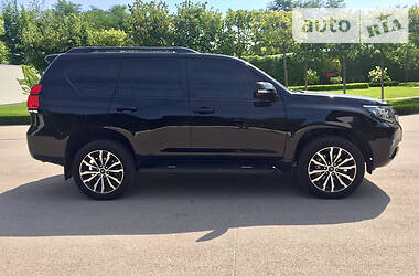 Позашляховик / Кросовер Toyota Land Cruiser Prado 2019 в 
