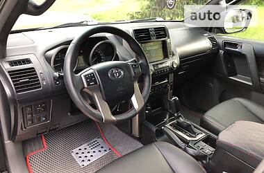 Позашляховик / Кросовер Toyota Land Cruiser Prado 2012 в 