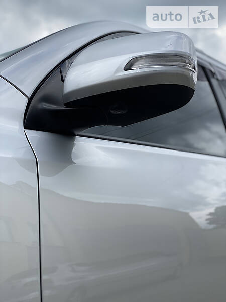 Позашляховик / Кросовер Toyota Land Cruiser Prado 2013 в Львові