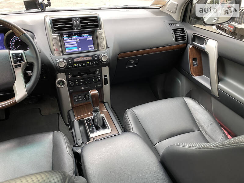 Позашляховик / Кросовер Toyota Land Cruiser Prado 2013 в Львові