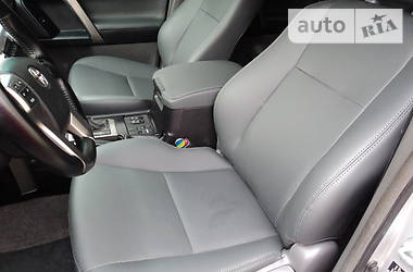 Позашляховик / Кросовер Toyota Land Cruiser Prado 2013 в 