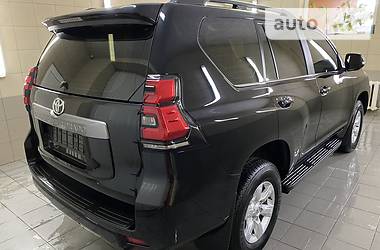 Позашляховик / Кросовер Toyota Land Cruiser Prado 2019 в 