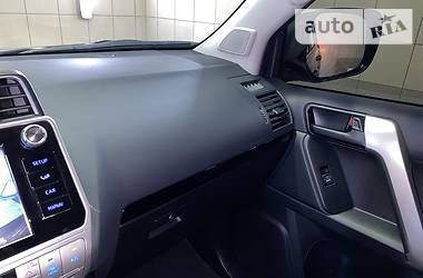 Позашляховик / Кросовер Toyota Land Cruiser Prado 2019 в 