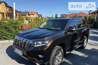 Позашляховик / Кросовер Toyota Land Cruiser Prado 2019 в 