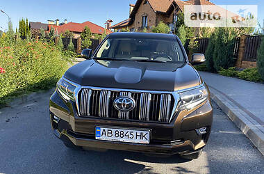 Позашляховик / Кросовер Toyota Land Cruiser Prado 2019 в 