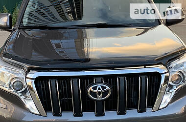 Позашляховик / Кросовер Toyota Land Cruiser Prado 2013 в 