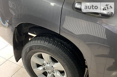 Позашляховик / Кросовер Toyota Land Cruiser Prado 2013 в 
