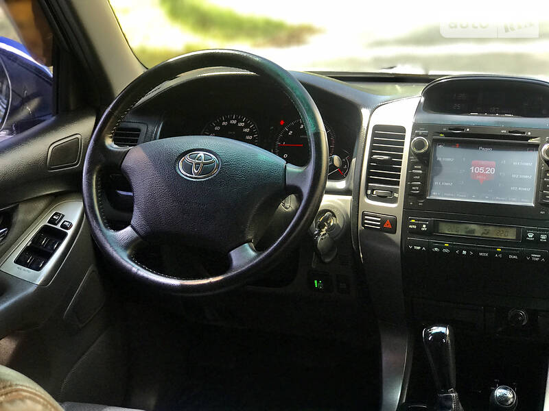 Позашляховик / Кросовер Toyota Land Cruiser Prado 2005 в Харкові