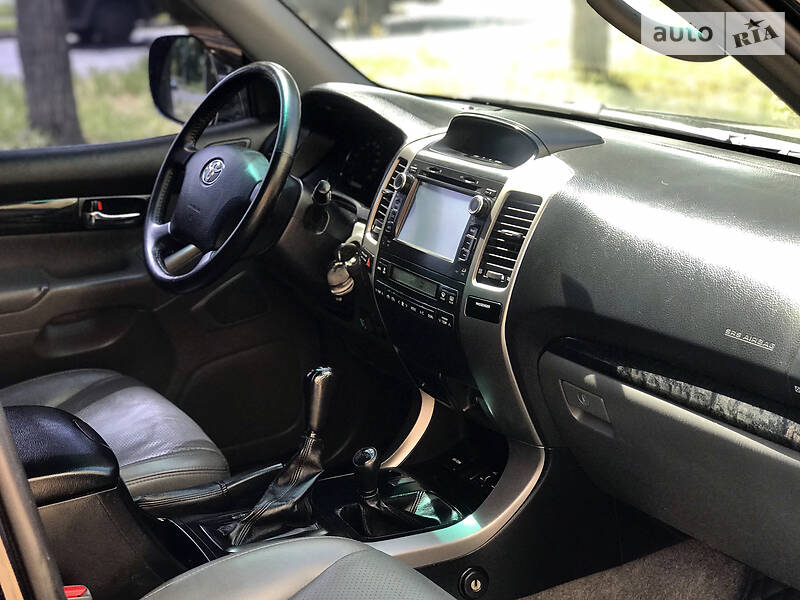 Позашляховик / Кросовер Toyota Land Cruiser Prado 2005 в Харкові