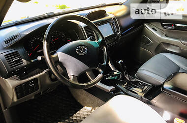 Позашляховик / Кросовер Toyota Land Cruiser Prado 2005 в 