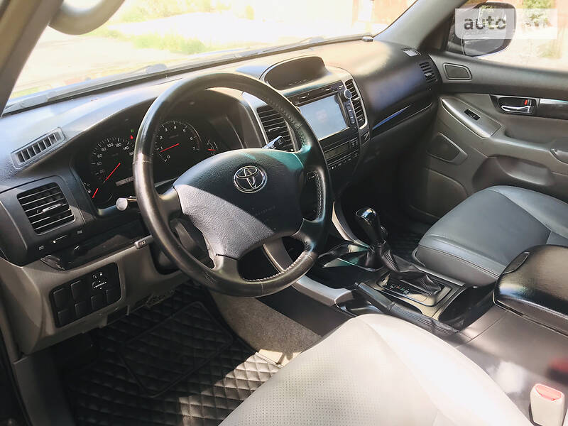 Позашляховик / Кросовер Toyota Land Cruiser Prado 2005 в Харкові