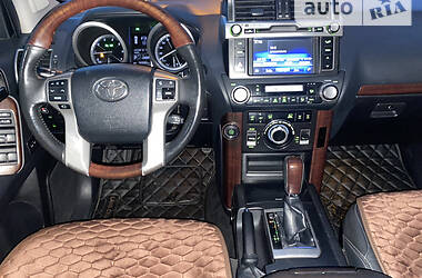 Внедорожник / Кроссовер Toyota Land Cruiser Prado 2014 в Днепре