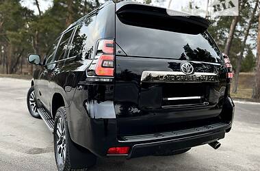 Внедорожник / Кроссовер Toyota Land Cruiser Prado 2021 в 