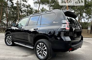 Внедорожник / Кроссовер Toyota Land Cruiser Prado 2021 в 