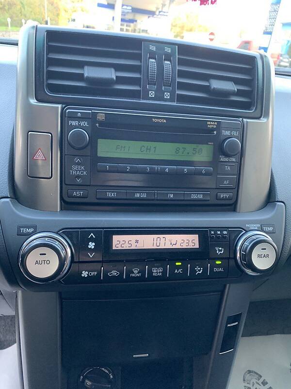 Внедорожник / Кроссовер Toyota Land Cruiser Prado 2012 в Черновцах