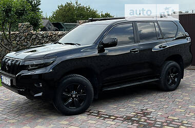 Внедорожник / Кроссовер Toyota Land Cruiser Prado 2020 в 
