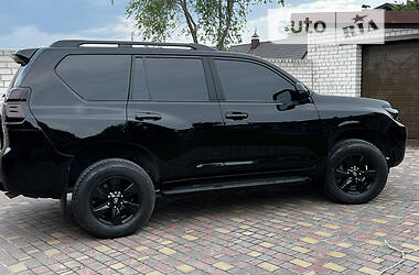 Внедорожник / Кроссовер Toyota Land Cruiser Prado 2020 в 