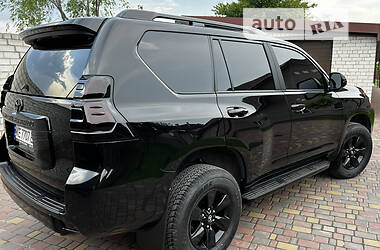 Внедорожник / Кроссовер Toyota Land Cruiser Prado 2020 в 