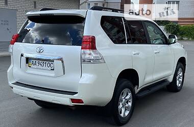 Внедорожник / Кроссовер Toyota Land Cruiser Prado 2013 в 