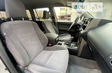 Внедорожник / Кроссовер Toyota Land Cruiser Prado 2013 в 