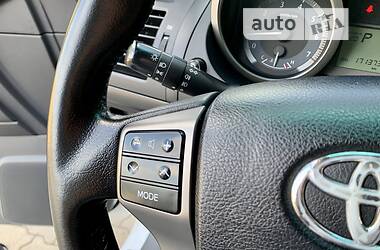 Позашляховик / Кросовер Toyota Land Cruiser Prado 2012 в 