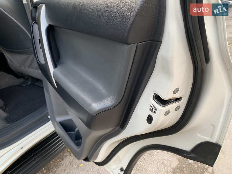 Внедорожник / Кроссовер Toyota Land Cruiser Prado 2013 в Тернополе фото 39 Внедорожник / Кроссовер Toyota Land Cruiser Prado 2013 в Тернополе