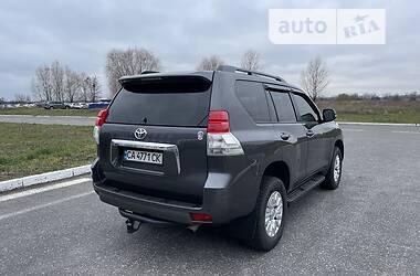 Позашляховик / Кросовер Toyota Land Cruiser Prado 2013 в Черкасах