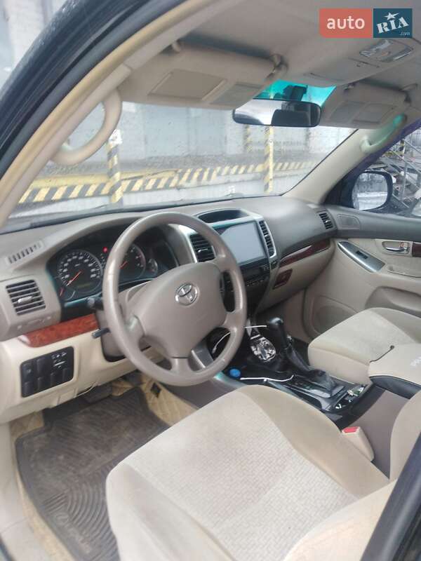 Внедорожник / Кроссовер Toyota Land Cruiser Prado 2005 в Павлограде