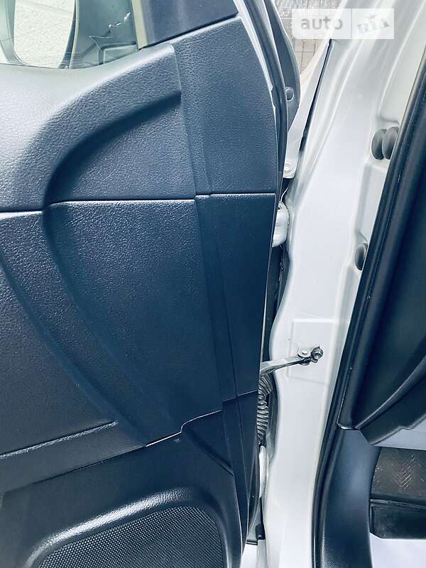 Внедорожник / Кроссовер Toyota Land Cruiser Prado 2014 в Тячеве