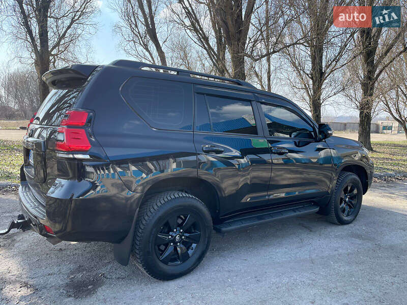 Позашляховик / Кросовер Toyota Land Cruiser Prado 2017 в Дніпрі фото 5 Позашляховик / Кросовер Toyota Land Cruiser Prado 2017 в Дніпрі