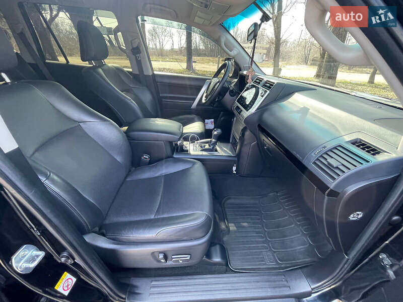 Позашляховик / Кросовер Toyota Land Cruiser Prado 2017 в Дніпрі фото 15 Позашляховик / Кросовер Toyota Land Cruiser Prado 2017 в Дніпрі